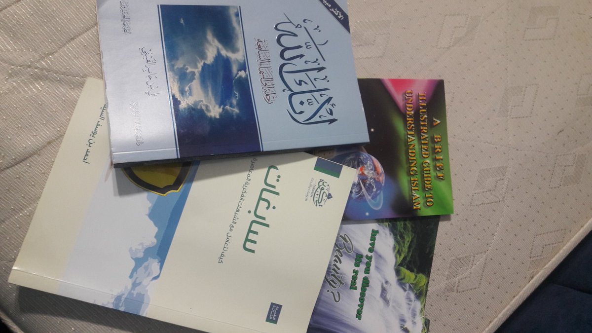 roromoon13's tweet photo. My treasure that i recently got!i started with yhe white-colored one!
#becauseYouAreAllah
#sabeghat
#islamguide
#beauty of #Islam
Modern  doubts/ suspicions and how to logically answer thrm clearly!
#books
#KnowledgeIsWealth 
#سابغات
#لأنك_الله https://t.co/RI7WPmBt3T