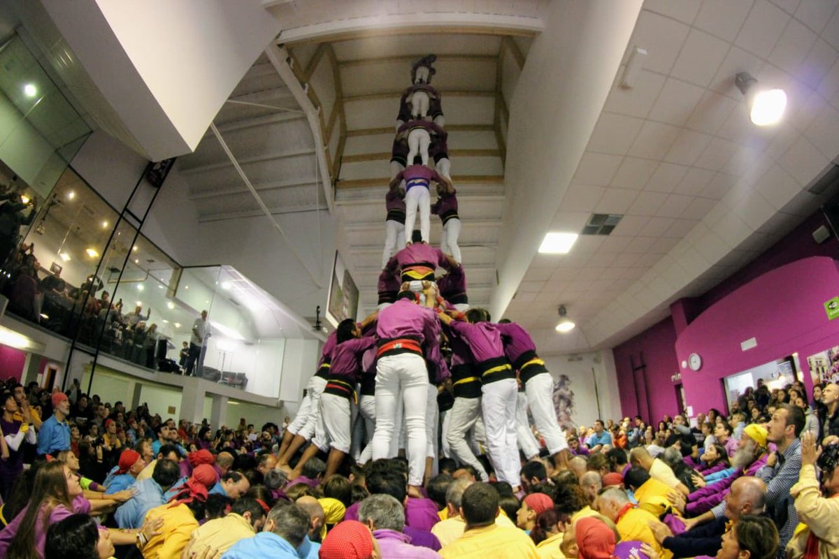 tonicortesming's tweet photo. És molt modest i la feina i els èxits són de tots, però avui el @JordiMurenu ha sigut el putu amo cap colla @moixiganguers #somde9 #castells https://t.co/Vo0haEFsbm