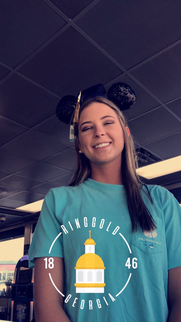 BaileyyFarrow's tweet photo. Happy birthday!! Thank you for always being someone I can count on and for keeping me sane during school. I miss crying about projects to you💔 sleepover soon!😘 https://t.co/CoSw0QSklC
