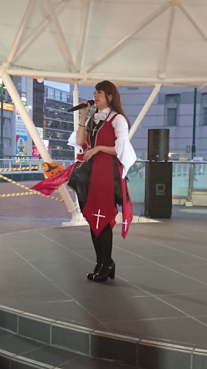 19340609_Donald's tweet image. 今日はアミコドームで楽しいハロウィンイベントが有りました‼️

我らがはぴかも出演✌️やっぱりはぴかの歌はえーなー😆

沢山の演者さんの記念撮影は贅沢な1枚😎

#しみか #class0 #くる #トッティ #劇団まんまる #AI #フランチェスカ #いつか和 #アミコドーム