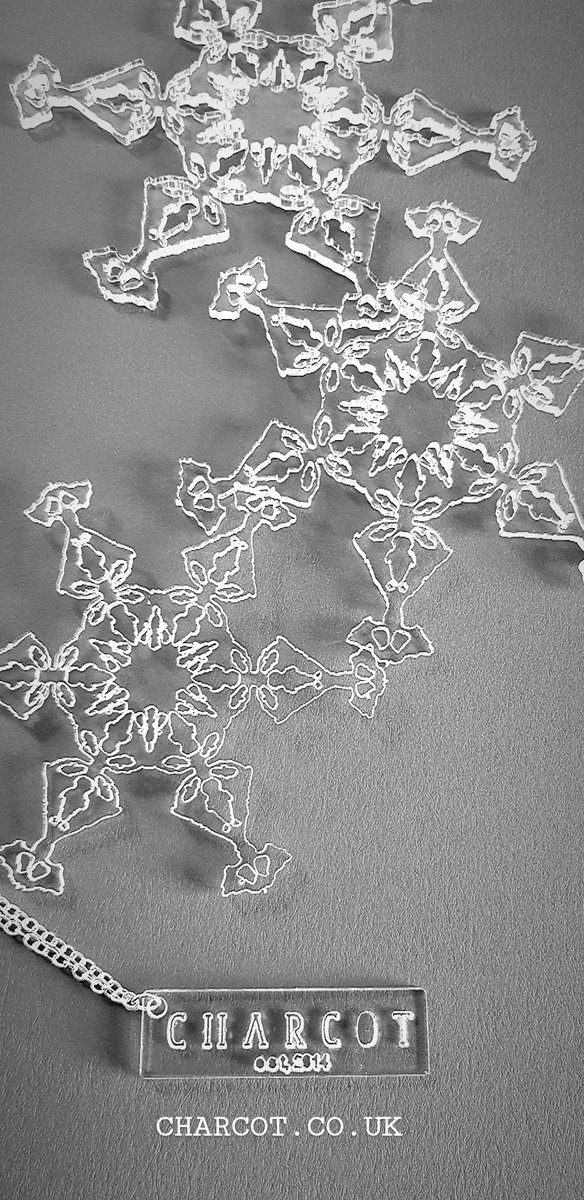 charcotstudio's tweet image. Today I am busy making up more Lesion Snowflakes for upcoming Christmas Fairs! ❄ My first event is at Urban Market Dundee on Saturday 17th &amp;amp; Sunday 18th of December! Don&apos;t worry if you can&apos;t make it these little lovelies are available online... CHARCOT.CO.UK 
#MS