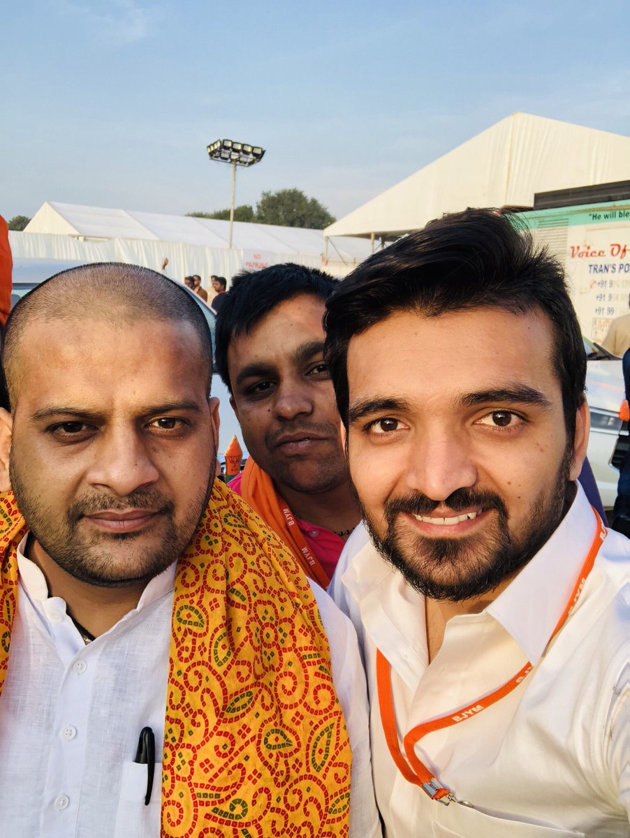 iRohitSadhu's tweet photo. विजय लक्ष्य 2019
युवा महाधिवेशन हैदराबद!
28/10/2018 https://t.co/wAl8fWjAus