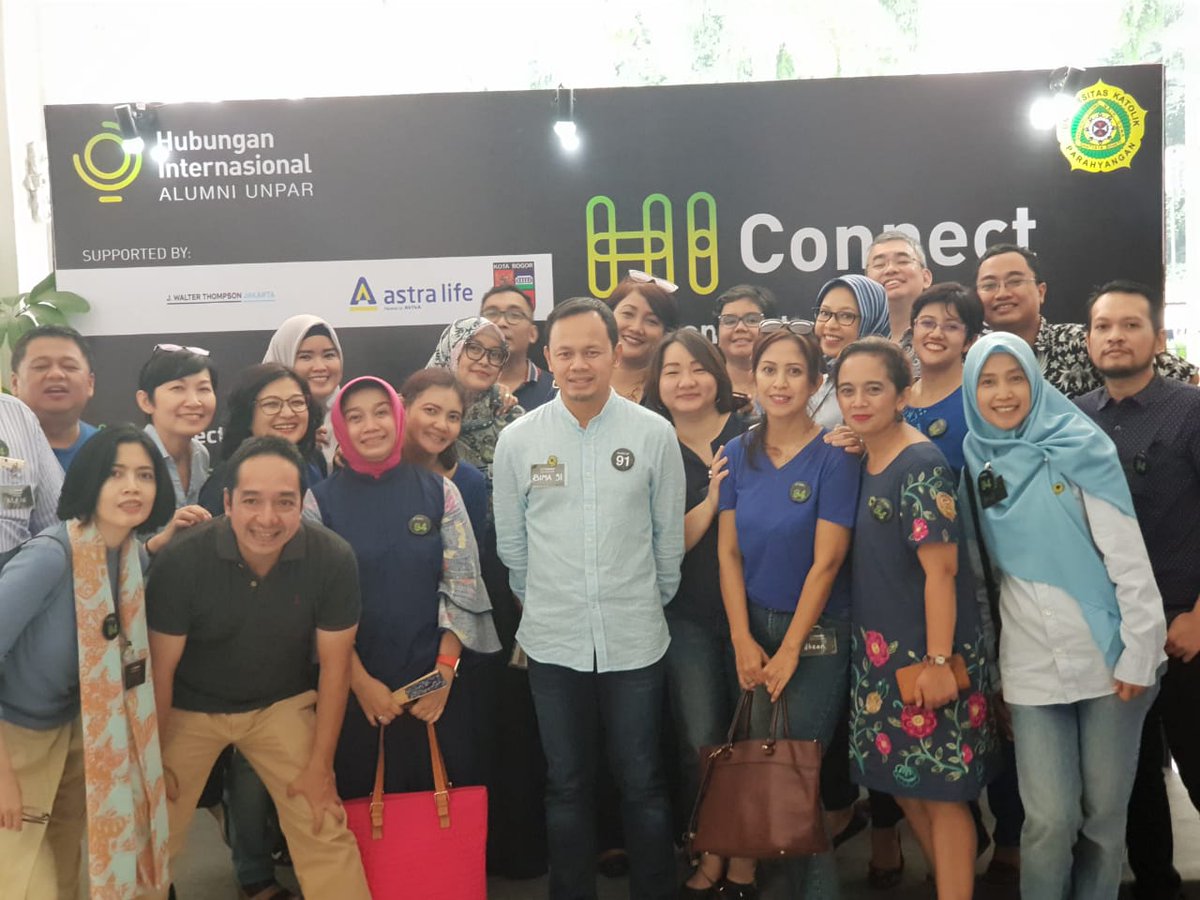 devistronot's tweet photo. #HIConnect is alumni International Relations of Parahyangan Catholic University. 28 October 2018. https://t.co/3zSby5lrMv