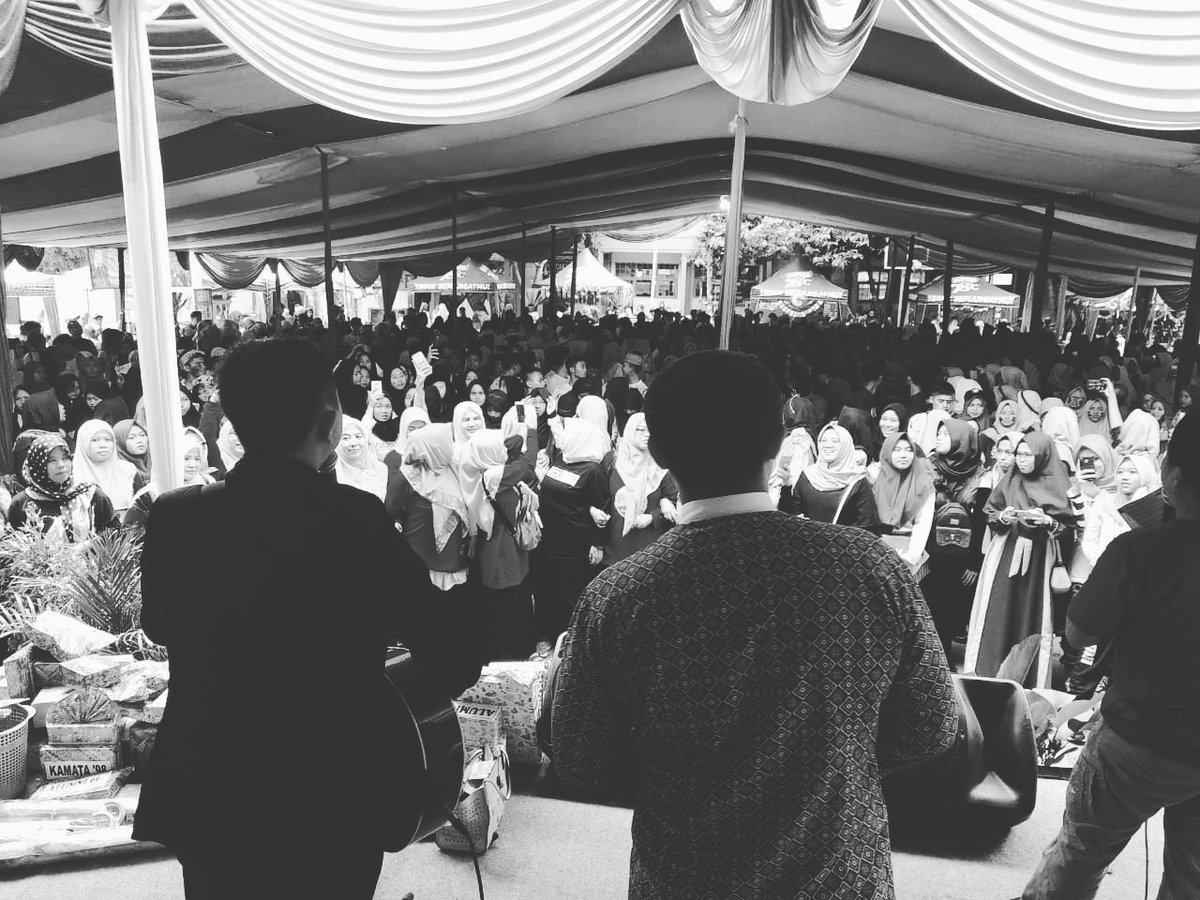 IG : @edcoustic tweet media