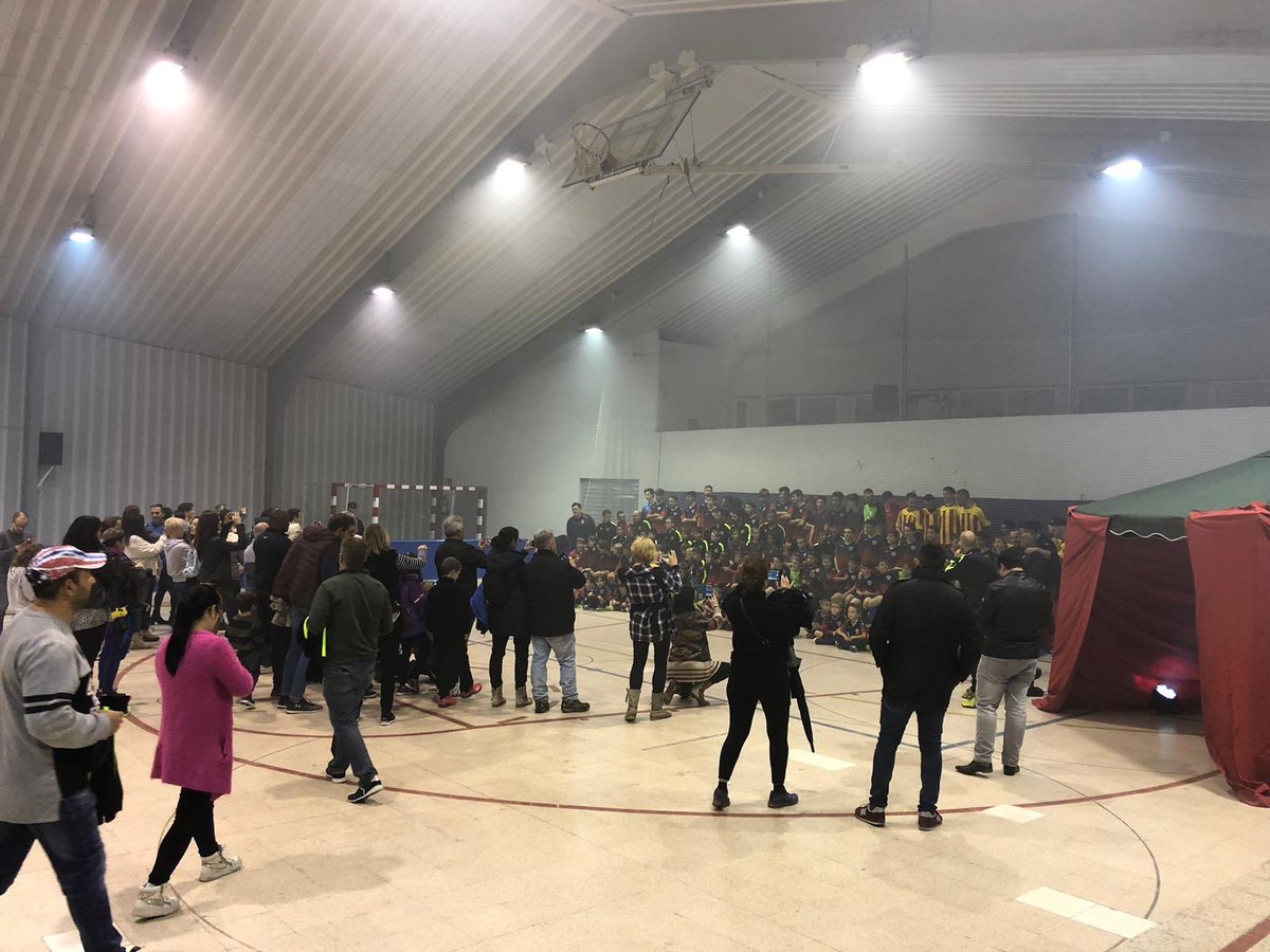 PDCSentmenat's tweet photo. Ahir es va fer la presentació del @EFBSENTMENAT al pavelló 1er de maig @Sentmenat https://t.co/6mNXzkVZ2s