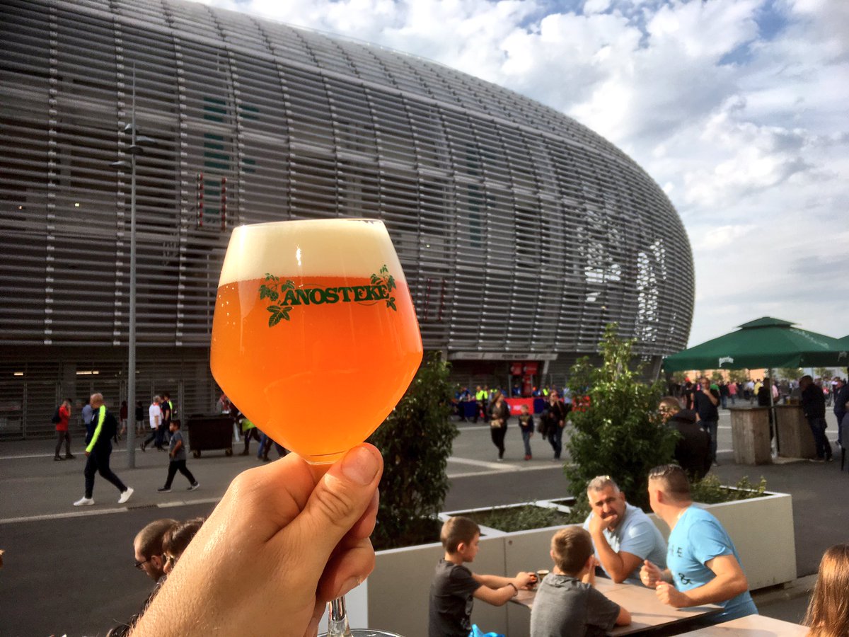 gummibierchen's tweet photo. #anosteke #biereblonde #Craftbier der  #brasseriedupaysflamand in der #Fankneipe #lapause neben @StadePM🍺#frenchbeer #bierinderhand #beerinmyhand #stadepierremauroy #barlapause #allezlesdogues #allezlelosc #bierzeit #bierliebe #biertour #beertourist #beertourism #footballbeer https://t.co/qoLL4d6zWm