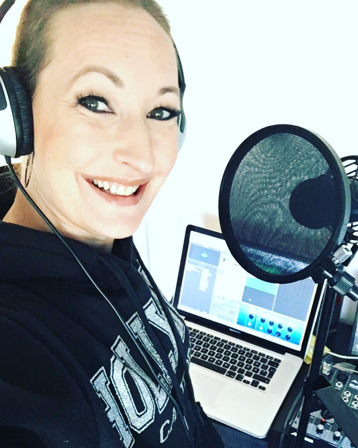 Recording day 😍 #homestudio #gabbimusic <a href="/gabbimusicx/">Gabbi</a>