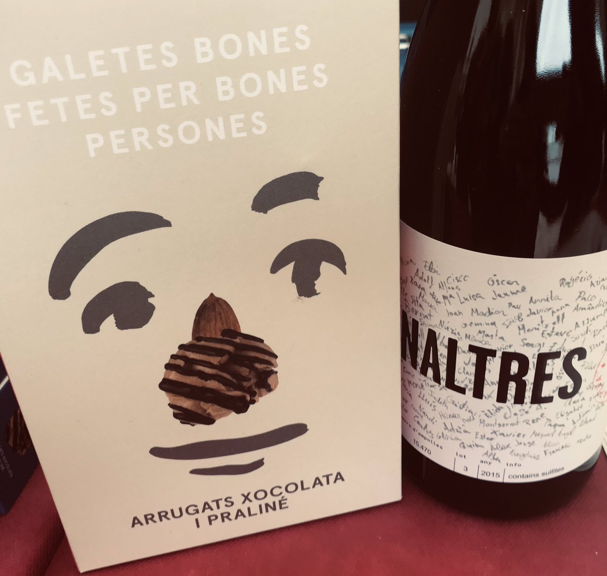sandrapardo_g's tweet photo. Arrugats del Gat del Rosal @associacioAlba Un vi Naltres @olivera_coop Xocolata @CasaDalmases tot dins la bossa #periferica9B @FPareManel
Amics i alternatives d’economia social que fan que aquest diumenge no sigui tan gris #FESC18 https://t.co/PJGfVQ7pNU