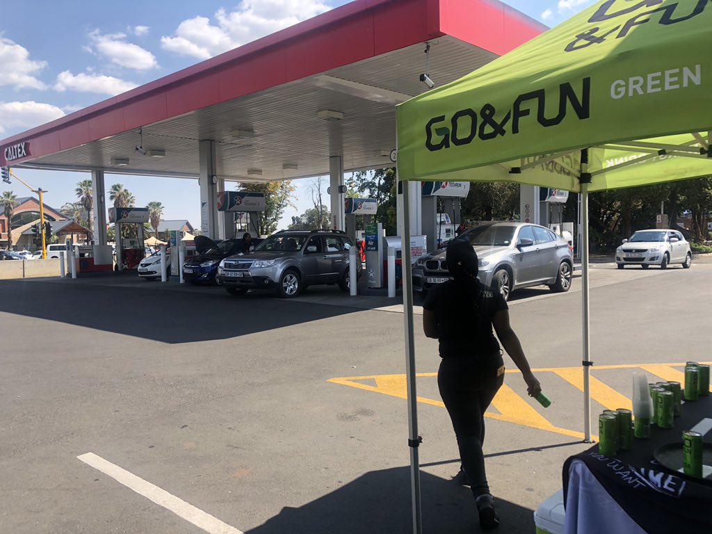 goandfunsa's tweet photo. Up and about on a hot Boksburg afternoon, we’re at Sunward Park Freshstop, serving chilled doses of #NaturalPower and making sure that everyone gets a dose of this beverage with an #AmazinglyGoodTaste https://t.co/gOQbTPhRMs