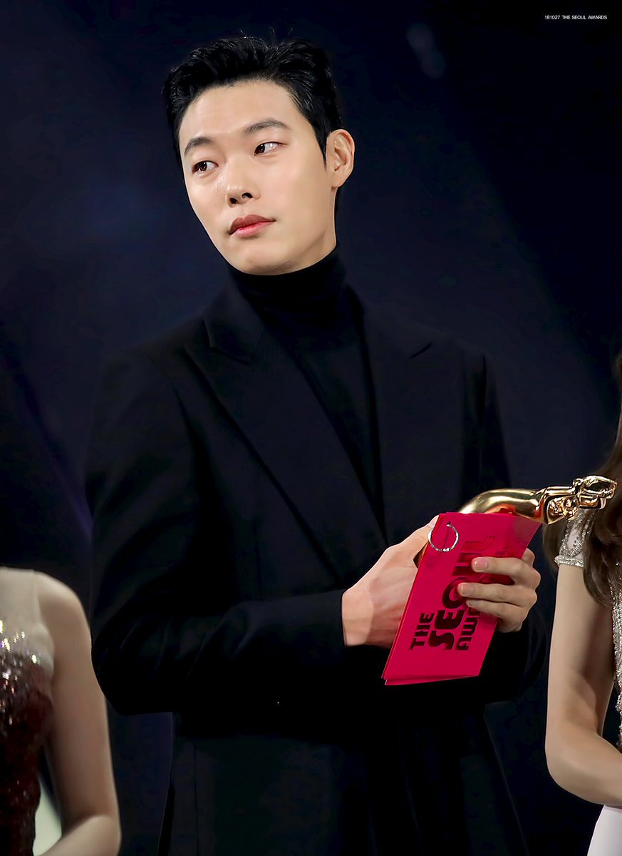 181027 THE SEOUL AWARDS #류준열
bit.ly/2z8dXDC bit.ly/2Q10ip0
bit.ly/2RkS6QJ bit.ly/2JnngnK