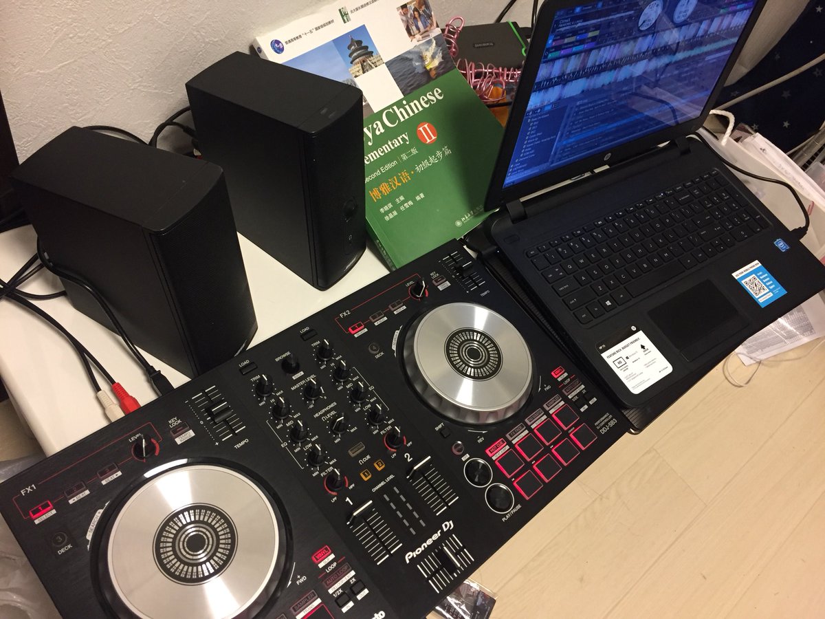 Ladybeard_Japan's tweet photo. Stand back... Genius at work!!
近くにこないで… 天才が働いてる！
#Ladybeard #DJLB https://t.co/I1wE6isuAy