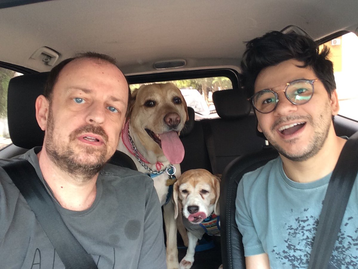 fmruschel's tweet image. Tradicional família brasileira saindo pra votar #HadadPresidente13 #HaddadPresidente13