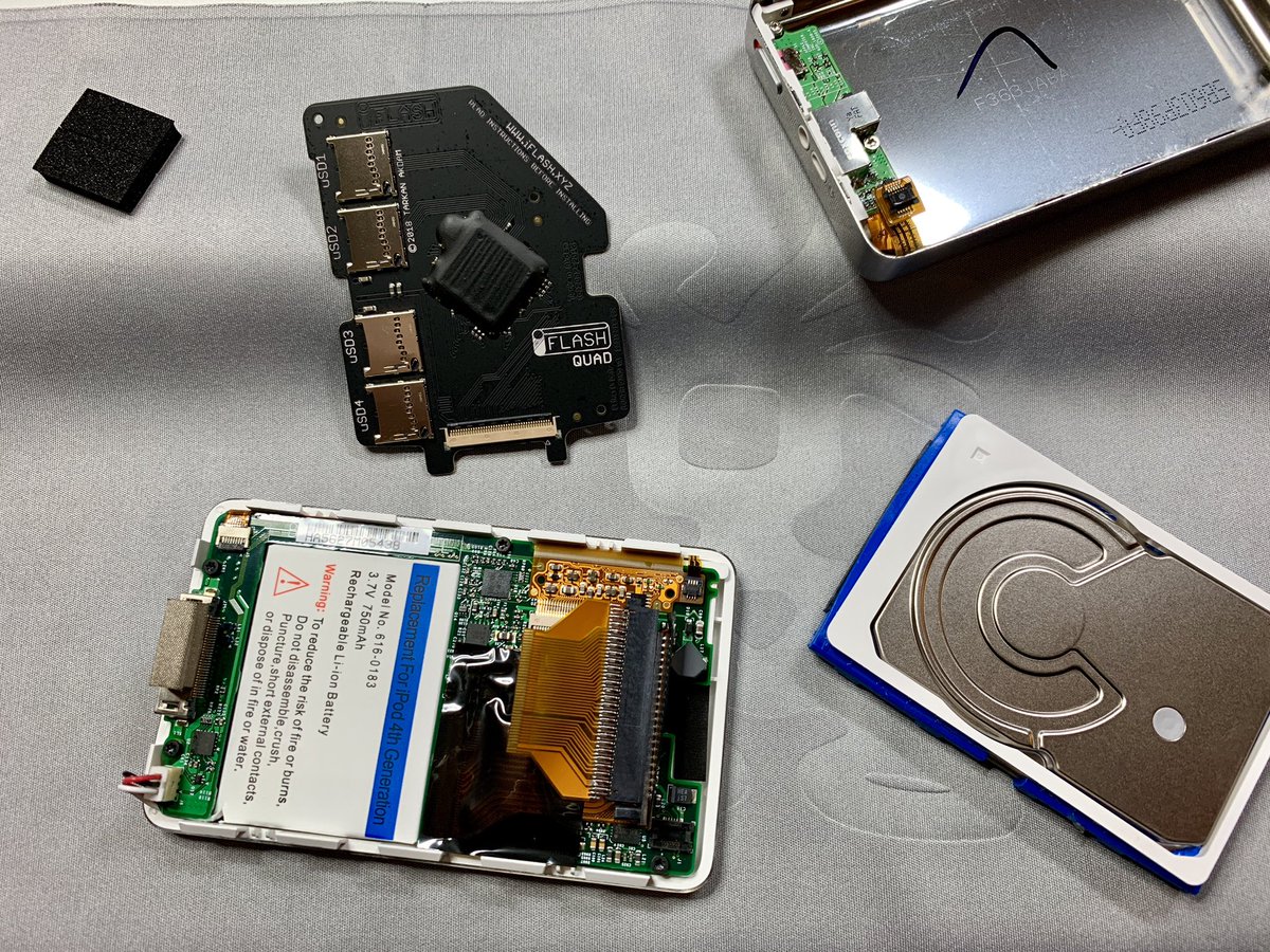 metawops's tweet photo. Geil! Mein alter #iPod Photo (4th gen) lebt wieder! Neuen Akku und statt der defekten Festplatte einen 4fach microSD Adapter (von https://t.co/J7PGAjj6vL) eingebaut mit 2x 64GB Karten. Works like a charm! Keine Mechanik mehr & Akku hält länger. ☺️ #SundayHack https://t.co/pP9LlQRRoC