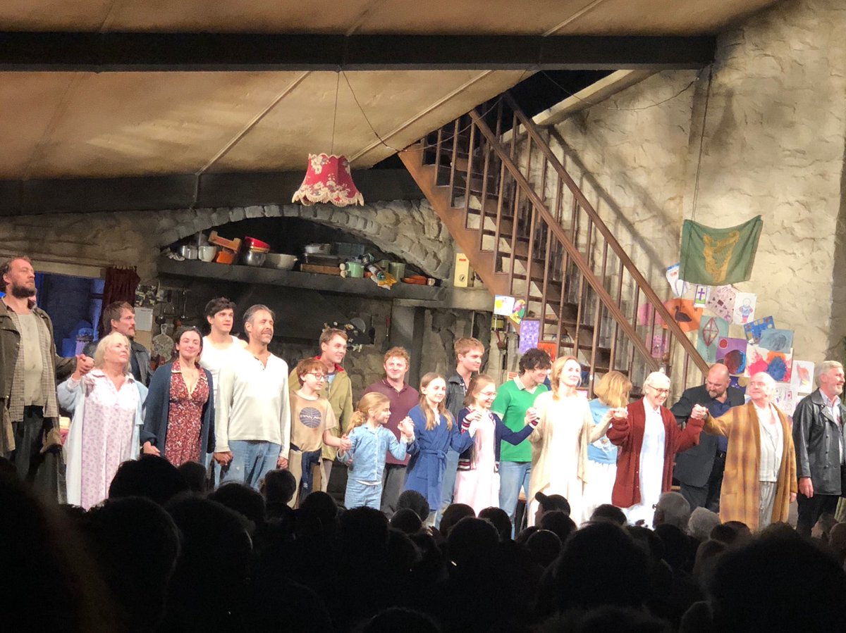 Happy Sunday! My week was full of thrilling theatre & spectacular opera. If you haven’t yet, you must see  ⁩ ⁦⁦@TheFerrymanBway⁩ -brilliantly writtn by #JezButterworth & passionately directd by #SamMendes Glorious performances including #PaddyConsidine #LauraConnelly