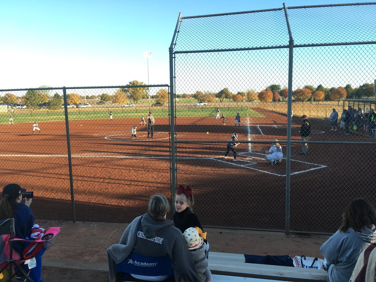 Chasin2ndchance's tweet photo. Topeka Queens up 5-1 in bottom of 2nd against #sluggers8u #2018monsterbash @PlayMSP https://t.co/LTEHBGc8t9
