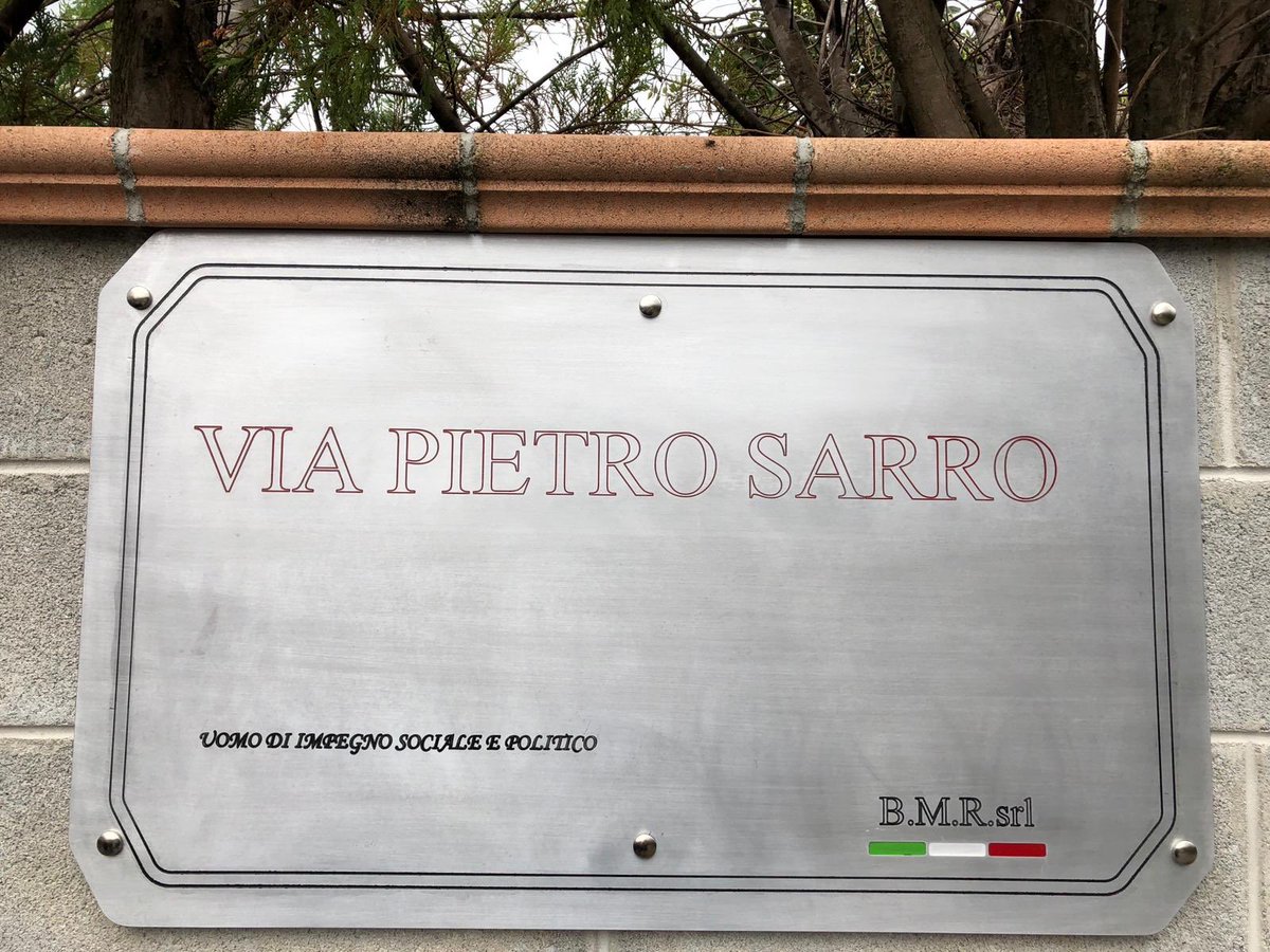 Oliveto_Citra's tweet photo. Inaugurate oggi a #OlivetoCitra la Piazzetta Dogana e la strada a Pietro Sarro.Nello stesso luogo si è deciso di ricordare Isabella Napoliello e Fabrizio Moscato,deceduti nel sisma del 1980. L’amministrazione comunale ringrazia tutti i cittadini che hanno contribuito ai lavori https://t.co/hkfpyPgmlS
