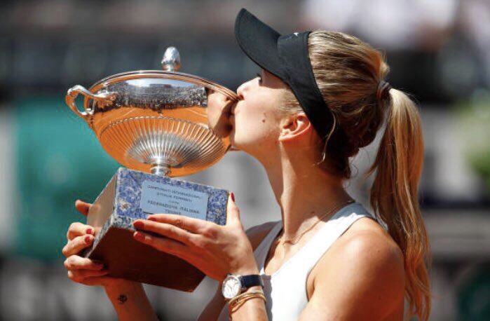 0maywta0's tweet photo. Elina ends the 2018 season with 🏆🏆🏆🏆 titles and wta ranking No.4️⃣

- Brisbane
- Dubai
- Rome
- Singapore https://t.co/flMugswYC3