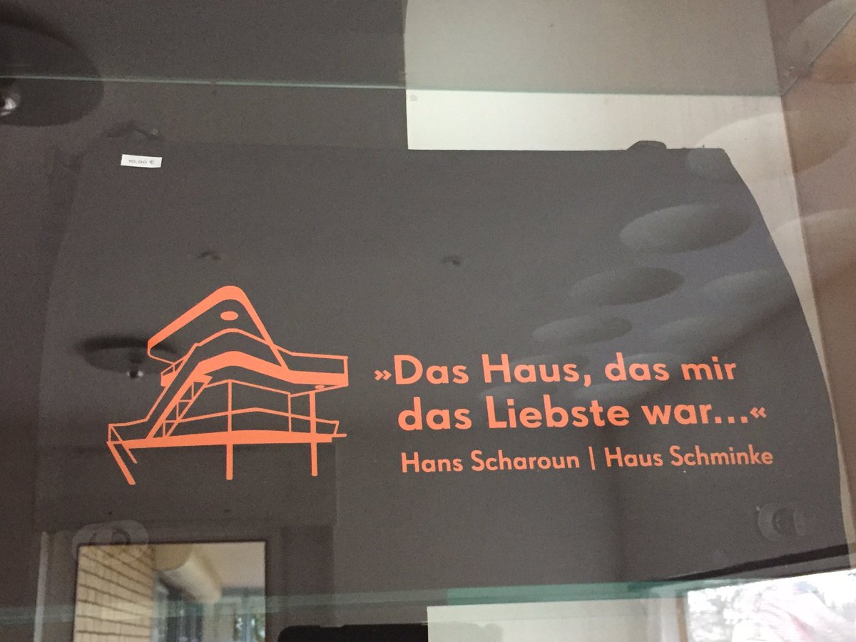 oliverdd's tweet photo. Ob "Leitbau der Moderne" oder "Nudeldampfer": Mit der Villa #Schminke hat #Scharoun etwas Einzigartiges in #Loebau geschaffen. Viele Details sieht man erst auf den zweiten Blick. Dank an die Stiftung für die tolle Führung. @stiftung-hausschminke.eu https://t.co/VjfuH3ak2g