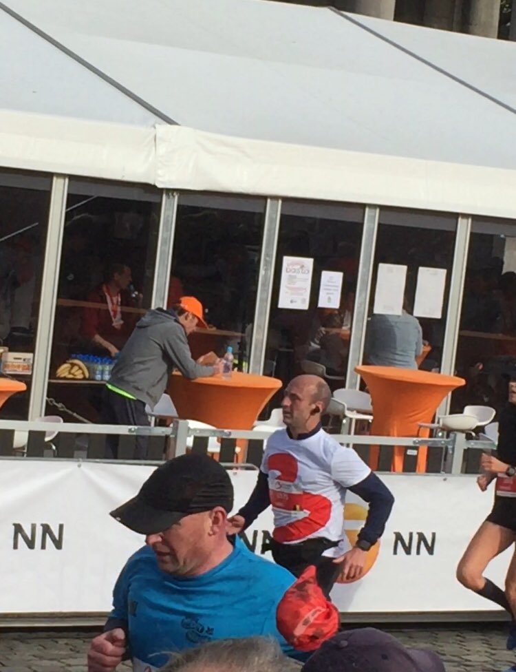 15jjc's tweet photo. Well done to my wife @nickyc15 and friends @claireclh1, @PhilDonna12 & Danny, running the #BrusselsAirportMarathon Half Marathon today 👏👏👏@BxlMarathon 🏃♂️#Running #RunUkChat https://t.co/V9NUi2shbL