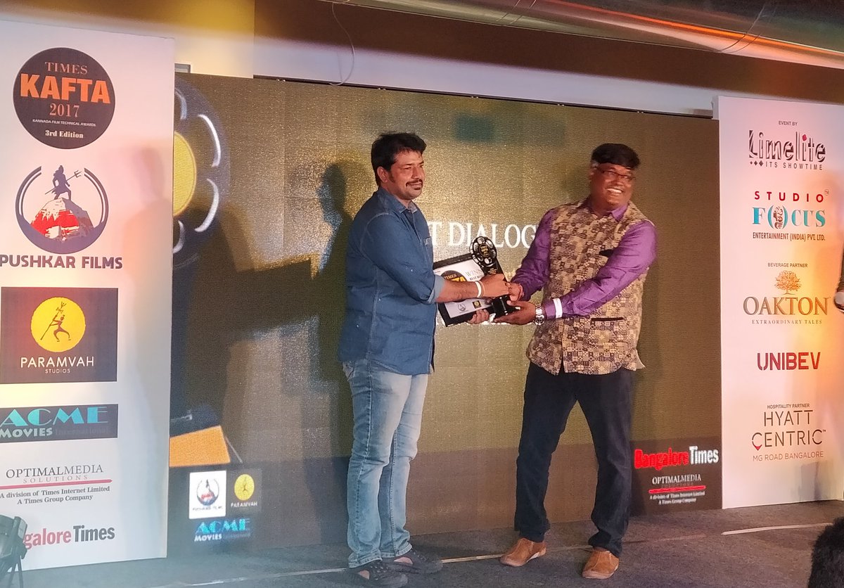 TKafta's tweet photo. Congrats #Jayatheertha on winning #TimesKAFTA 2017 Best Dialogue for #BeautifulManasagalu #BangaloreTimes https://t.co/Yqapt6wFJY