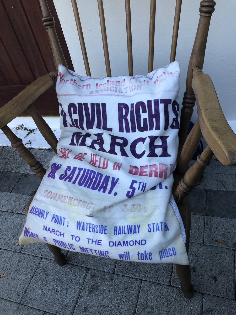Gerry Adams On Twitter A Fine Chair And A Great Cushion