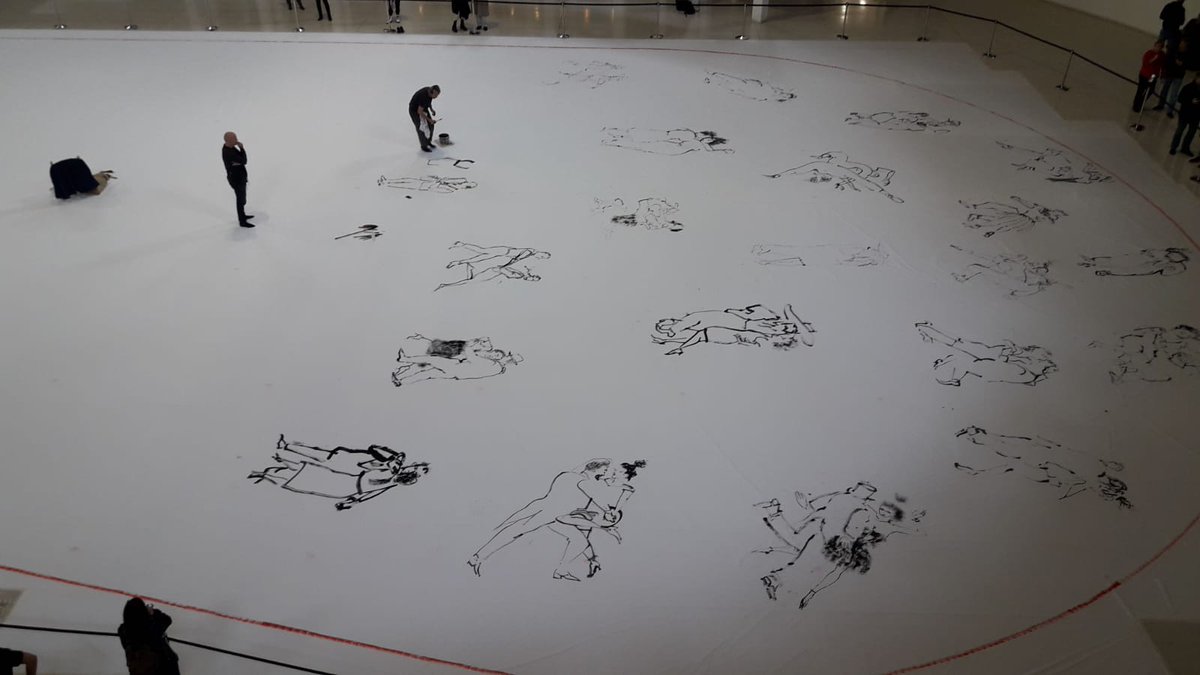 BigDrawBCN's tweet photo. Així avança l'Envelat de Perico Pastor i Miquel Samaniego a la Sala Oval del @MuseuNac_Cat 😃 #BigDrawBCN https://t.co/Qm8l8FeXny