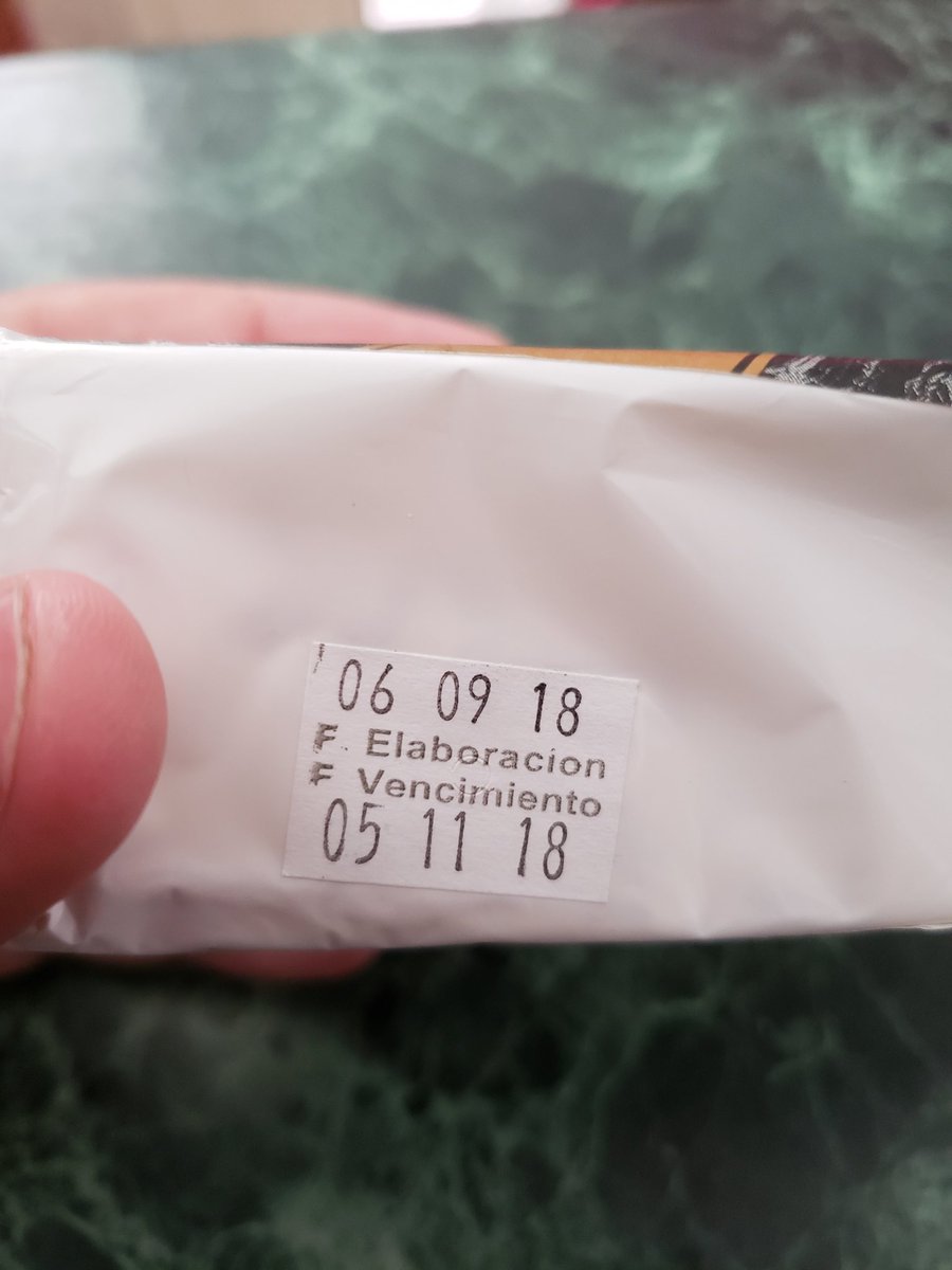 yanoda's tweet photo. @QuesosLosTilos Nos queríamos comer un brie el cual se encontraba refrigerado y con su fecha de vencimiento ok, pero este estaba descompuesto, lo compramos en @LIDERcl a través de @CornershopChile https://t.co/WWhWy5hpmx