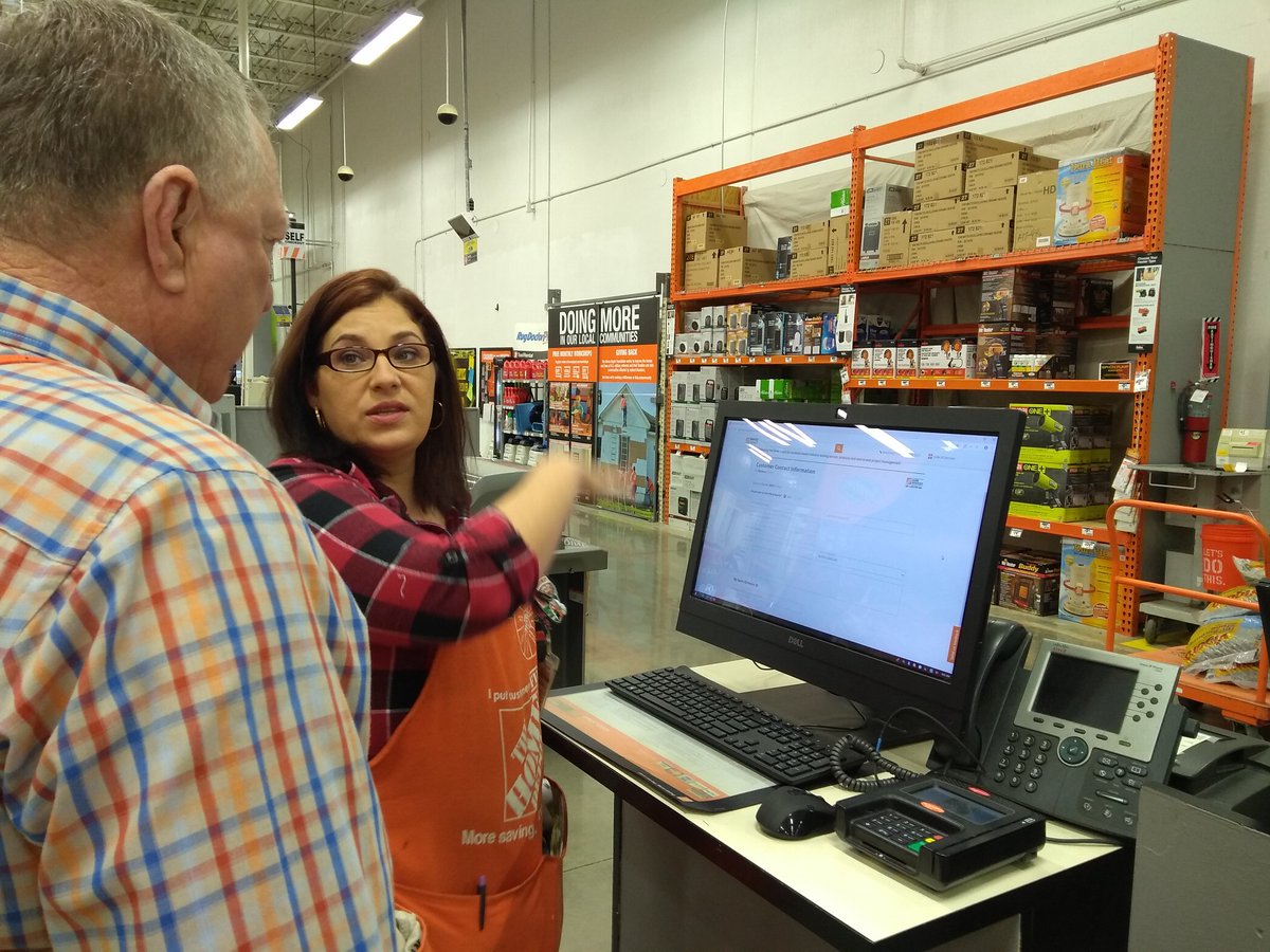 At #3639 Joanna teaches new associate Jimmy how to enter leads into Service Connect. THAT'S Associate Involvement!