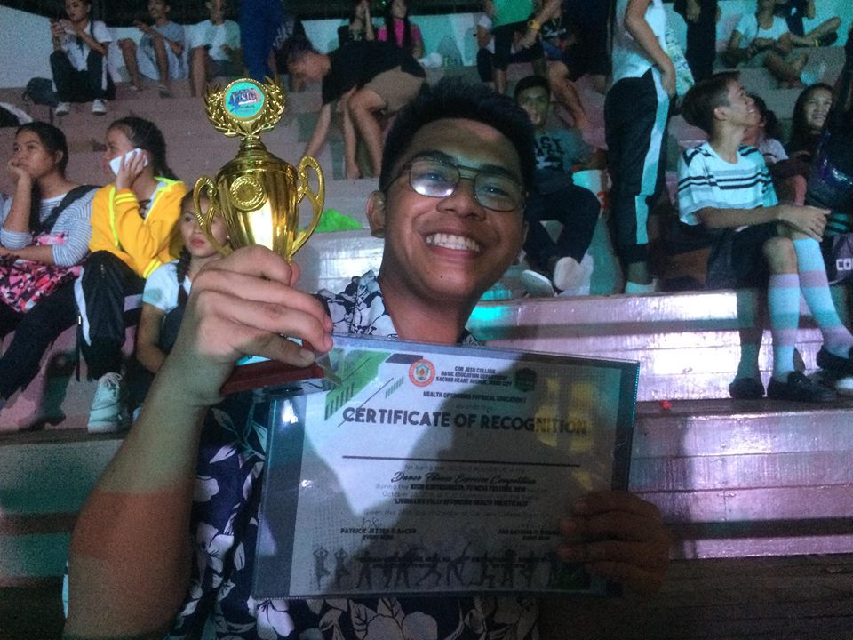 MirohIan17's tweet photo. 2nd place pero naay trophy. da best japon hahaha๐
#ThematicDanceeee๐
#HumssA๐ https://t.co/3VpOlyVTF9