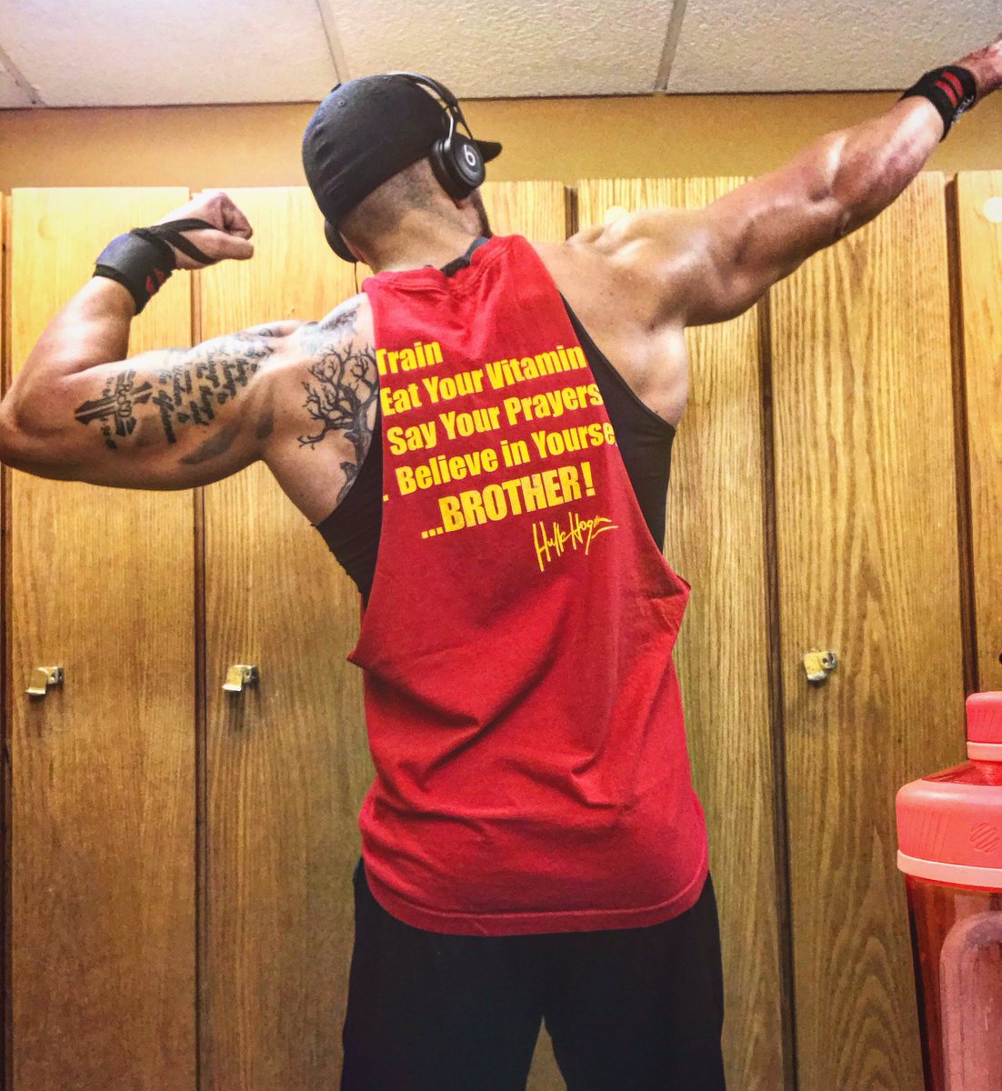 MichaelPMoran1's tweet photo. @HulkHogan @WWE Trained, said my prayers, ate my vitamins and most definitely believed in myself #2SWEET #Hulkamania #StillRunninWild #hulkhogan https://t.co/18cD4dpn8s