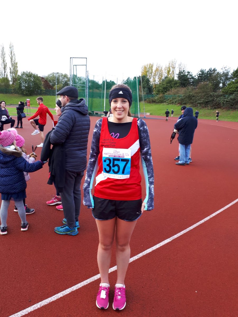 KerryLarge's tweet image. Pleased with todays 10k race. 3rd lady and a PB. Thank you for standing in the cold supporting me mum and for the photos even if they are a bit blurry 😂@SarahRussell50