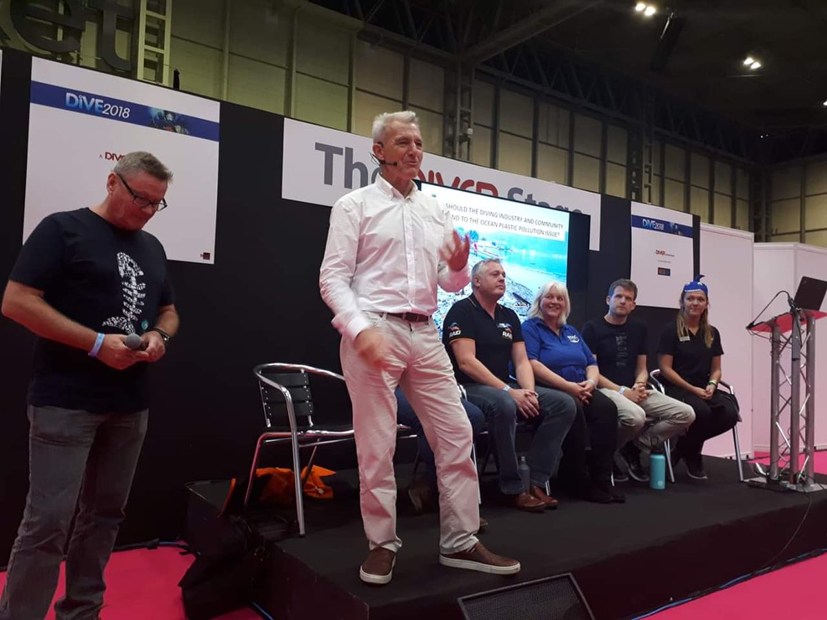 Great to have a Q&A panel of diving Industry leaders on stage answering questions from the audience on plastic pollution. Thanks to @Paul_Rose @BSACdivers @projectaware @apeksdiving @DiveRAID @fourth_element