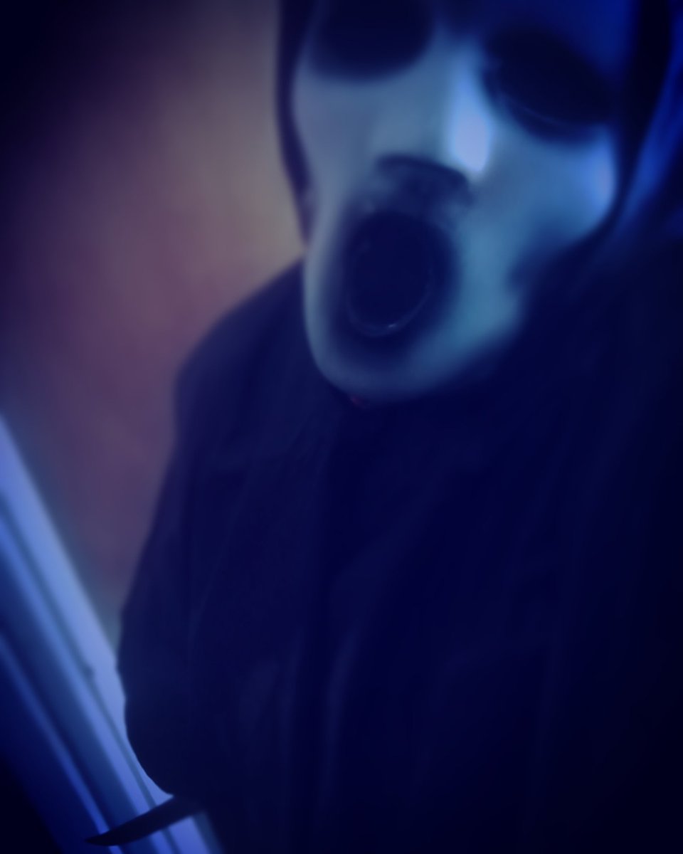 DJ_BassPon3's tweet photo. "You have a dark mind.ย You have no idea." - Emma Duvall and Kieran Wilcox (MTV Scream)
Halloween is only 3 days away now so it felt like the right time to fix my old Brandon James/Ghostface cosplay from #mtvscream
#whoisghostface #scream #horror #cosplay #horrorcosplay https://t.co/7P6K2nqbkL