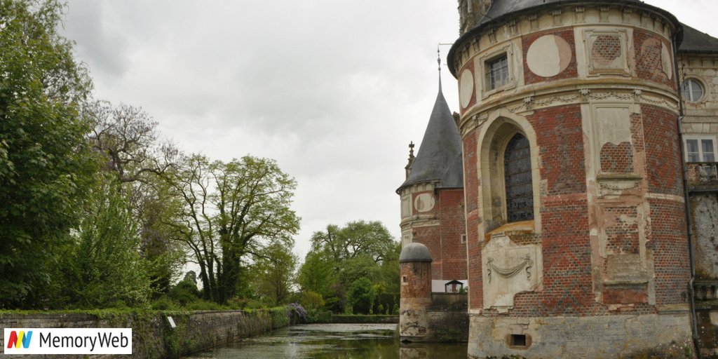 MemoryWeb's tweet image. If you have old family photos, you&apos;ve likely run across pictures where you can only guess at the time period in which they were taken. @MemoryWeb bit.ly/2xYTQdQ #memoryweb #photoapp #genealogy #history #metadata #phototags #historicalbuildings #familymemories #ancestors