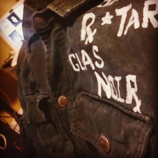 GLASNOIRx's tweet photo. Almost done drippin on the custom DIY dope couture jacket we just drawing in a few skulls then voila - couple years old jacket gets enough new swag to warrant  bringing out for these upcoming cold seasons
VOILA GANG YA BEESH https://t.co/Na76kupA9N https://t.co/dvSmR0ozll