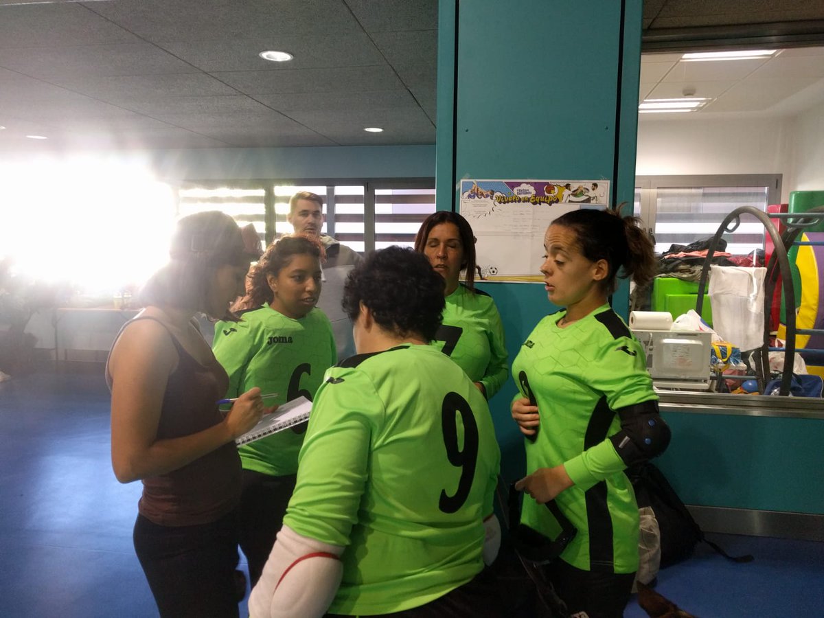 MadridMasIdeas's tweet photo. Comienzo dispar en el #XIIIMemorialDM: el A ganó 8-0 a @A_Itxaropena y el B perdió 4-12 contra #Tetuán. https://t.co/dZYsoIjRVz
