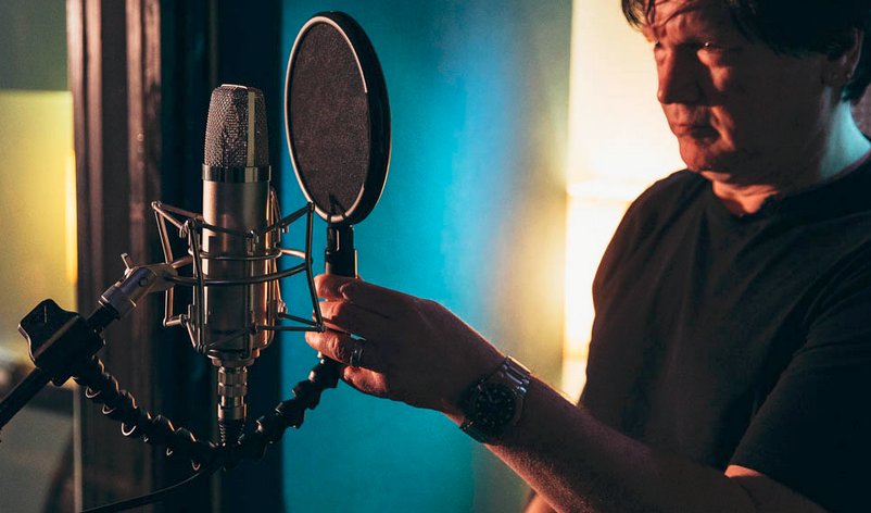 popaudiouk's tweet photo. Looking for the ultimate #PopFilter – £55 for the Studio with a foam, metal and fabric filters – just twist, click and position it https://t.co/bWWTm56aKg #FaderFriday #recording #recordingstudio #musicproduction #recordinglife https://t.co/LGUl1TO3BE