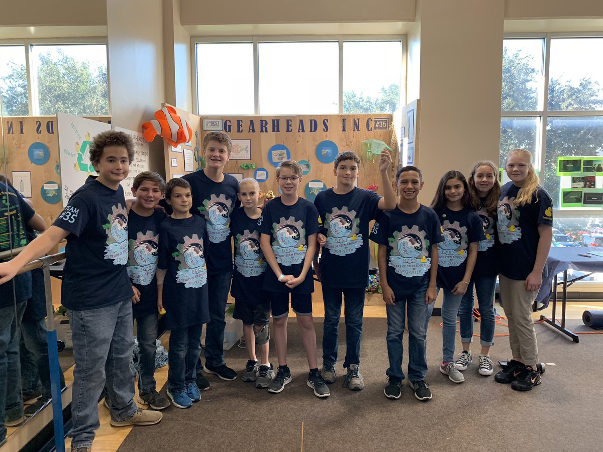 cisdcouncilvp's tweet image. Exhibit and Marketing teams ready for the judges! @BESTRobotics @SVMSCougars @svmustangpta @Supt_comalisd @mkeranen5 #Thanks2BESTrobotics