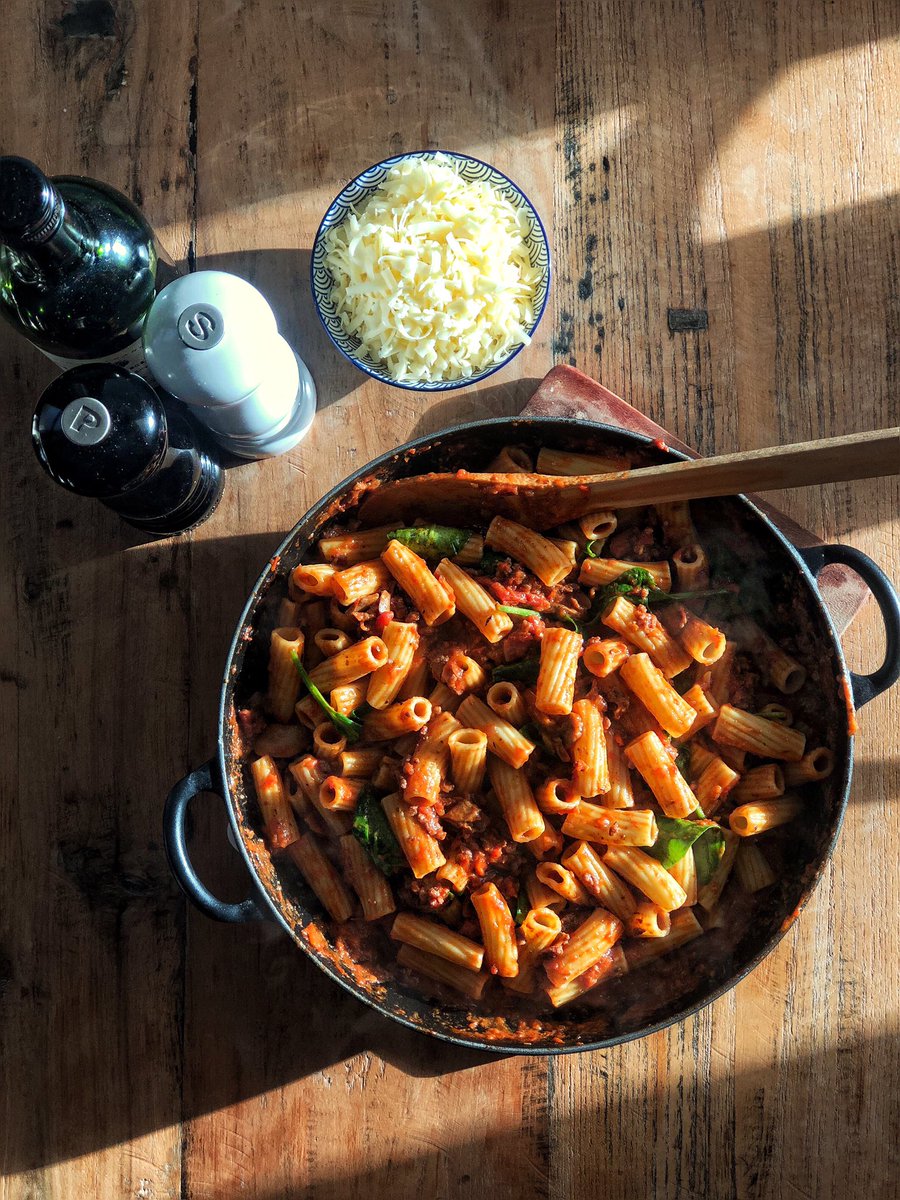 Roasted Veg Rigatoni Beef Bolognese. Perfect Sunday Warmer 🍽 #pasta #sunday #bolognese