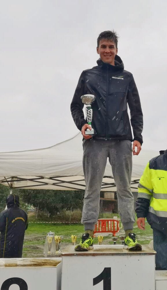 Començant a moure’m aquesta setmana, resum general: AGULLETES del gym 24/7 i REAL CX a Santa Susanna. 3r absolut i 1r Promesa. Hi ha ganes!💪👊 #rck3ts #rt3squad