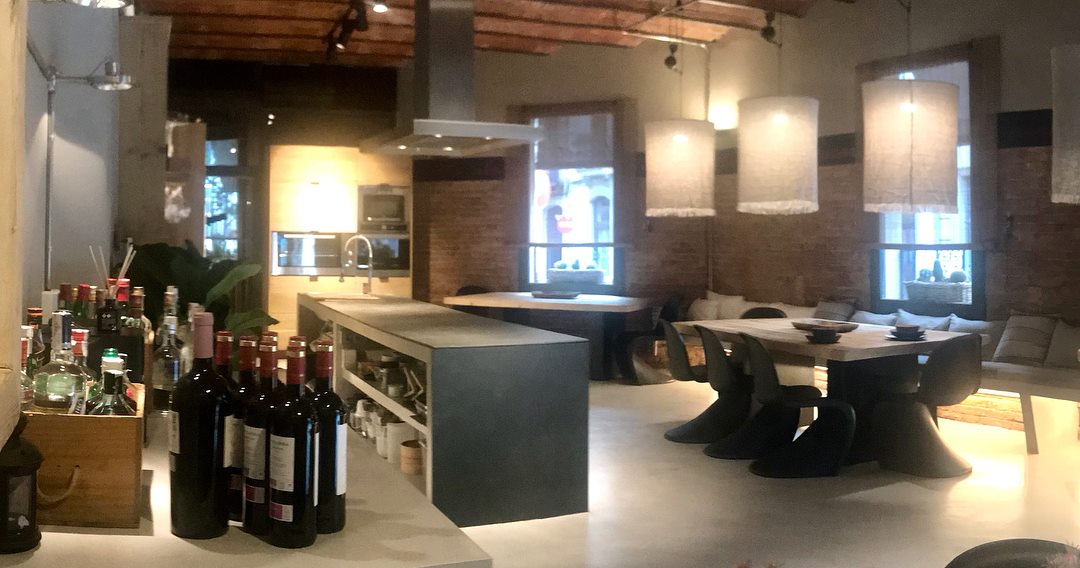 sharingkitchen's tweet image. Queréis ver como ha quedado el local de Marta después de la reno?
Pues aún más acojedor y bonito que antes!! Alquílalo para cenas con amigos, eventos de empresas, rodajes etc...
sharing-kitchen.com/gastroespacios…