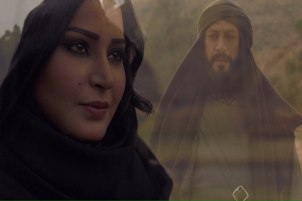 .
.
.
.
.
.
.
.
.
.
.
.
"أطلتَ النظرُ في عابِرٌ يُشبِهَك، حتى ظنَّ أني أعرِفُه"..
.
.