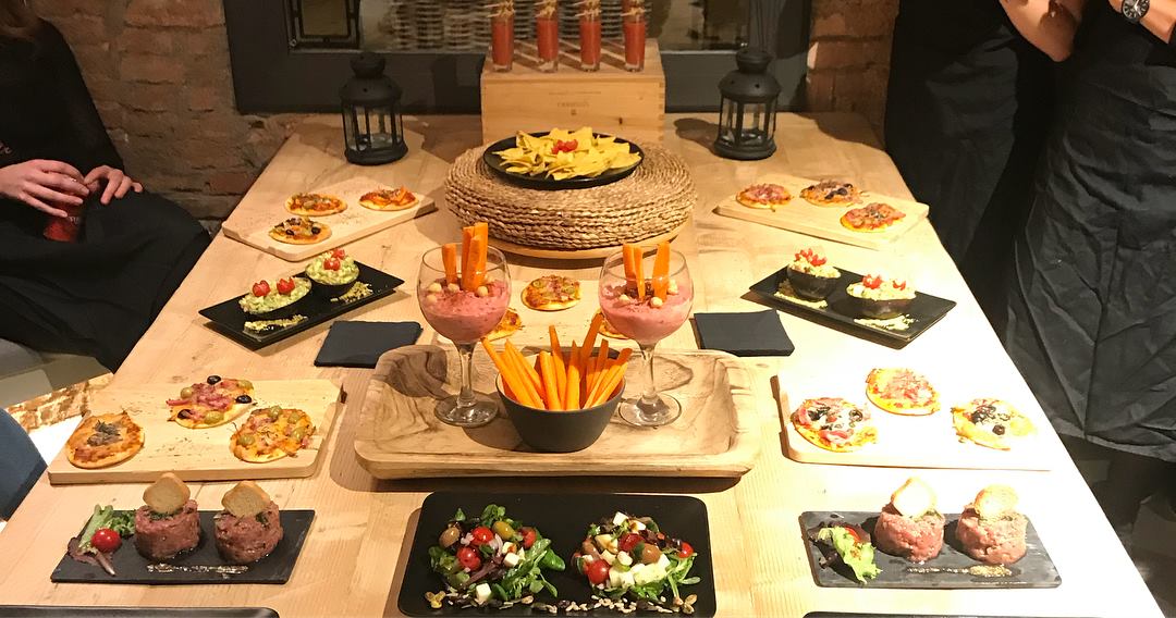 sharingkitchen's tweet image. Queréis ver como ha quedado el local de Marta después de la reno?
Pues aún más acojedor y bonito que antes!! Alquílalo para cenas con amigos, eventos de empresas, rodajes etc...
sharing-kitchen.com/gastroespacios…