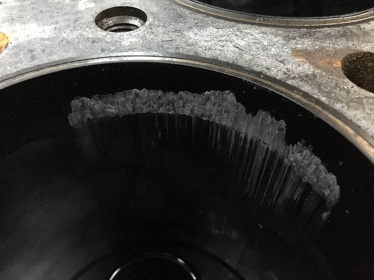 mickhicks101's tweet image. Just as I expected, over cooked pistons #winterproject