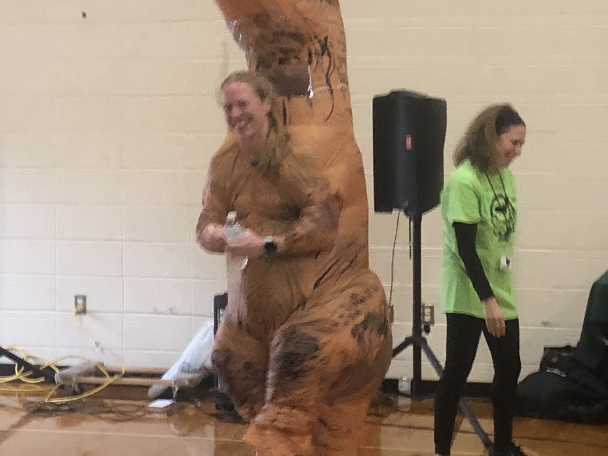 jpmBKP's tweet photo. Scenes from today’s @MUEFoundation Spooky Run 5K.... thanks to everyone who came out to support a GREAT organization!! You and #muef are a snapshot of what makes the @MendonUptonRSD and our communities so great! #mursd https://t.co/35jL02fDs0
