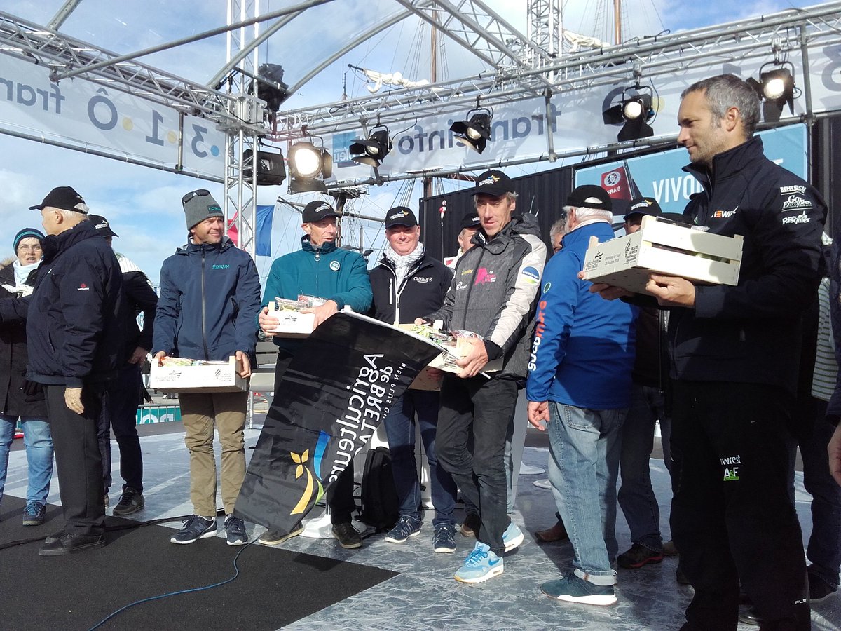 Fier de cette très belle journée "Provisions de bords !". Un grand merci aux skippers de la @routedurhum pour leur accueil et leur soutien aux #agriculteurs #bretons symbolisé par les très nombreux drapeaux <a href="/agriculteursBzh/">AgriculteursBretagne</a> fixés sur les bateaux.