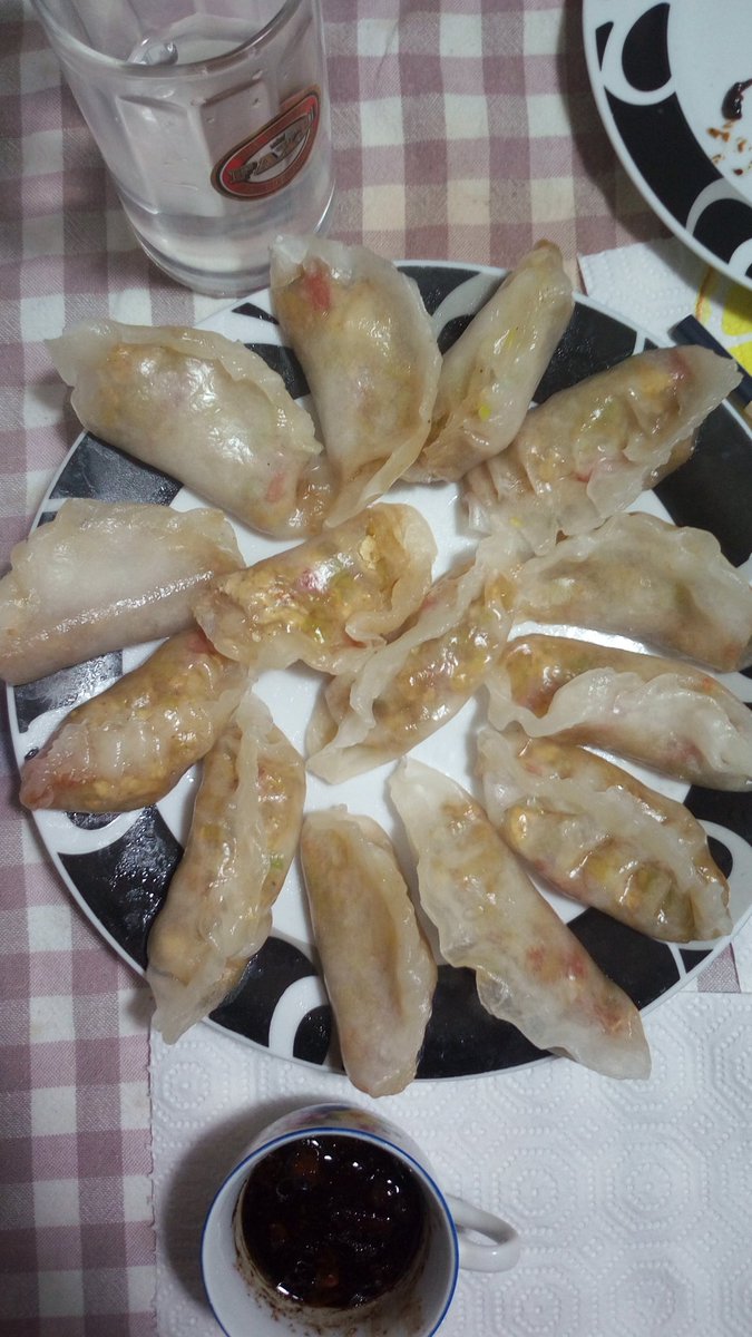 licoricerootst1's tweet photo. THE FINAL OUTCOME
@Edgar_Nyan @justforbadfrie1
#ohmygoditBURNS #dumplings #chinese #experimentoftheweek #thisisforscience https://t.co/IVHQ59g8fN