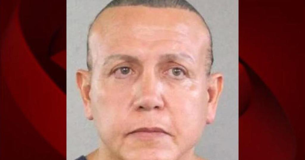 1ChordWonder's tweet image. I think there's a #LookAlike &amp;amp; it's the guy shown being arrested. Will be interesting to see who shows up in court. Usually they replace the real perp w/ a look-alike patsy, like the one pictured above. Below are the look-alikes. #bombgate #MAGABomber