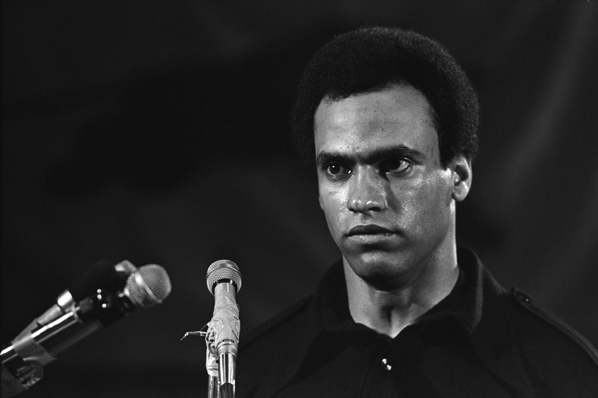 Here is a thread of highlight quotes on “Marxists” from Huey P. Newton’s 1974 “Intercommunalism” text (which you can read in full here, courtesy of  @viewpointmag:  https://www.viewpointmag.com/2018/06/11/intercommunalism-1974/).