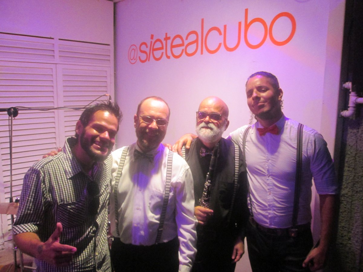 A Todo Rock tweet media